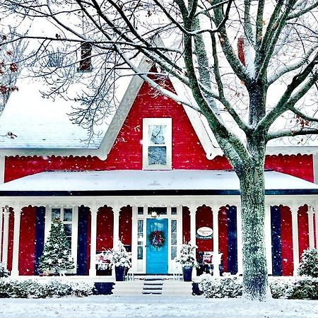 Quartermain House Bed & Breakfast Фредериктън Екстериор снимка